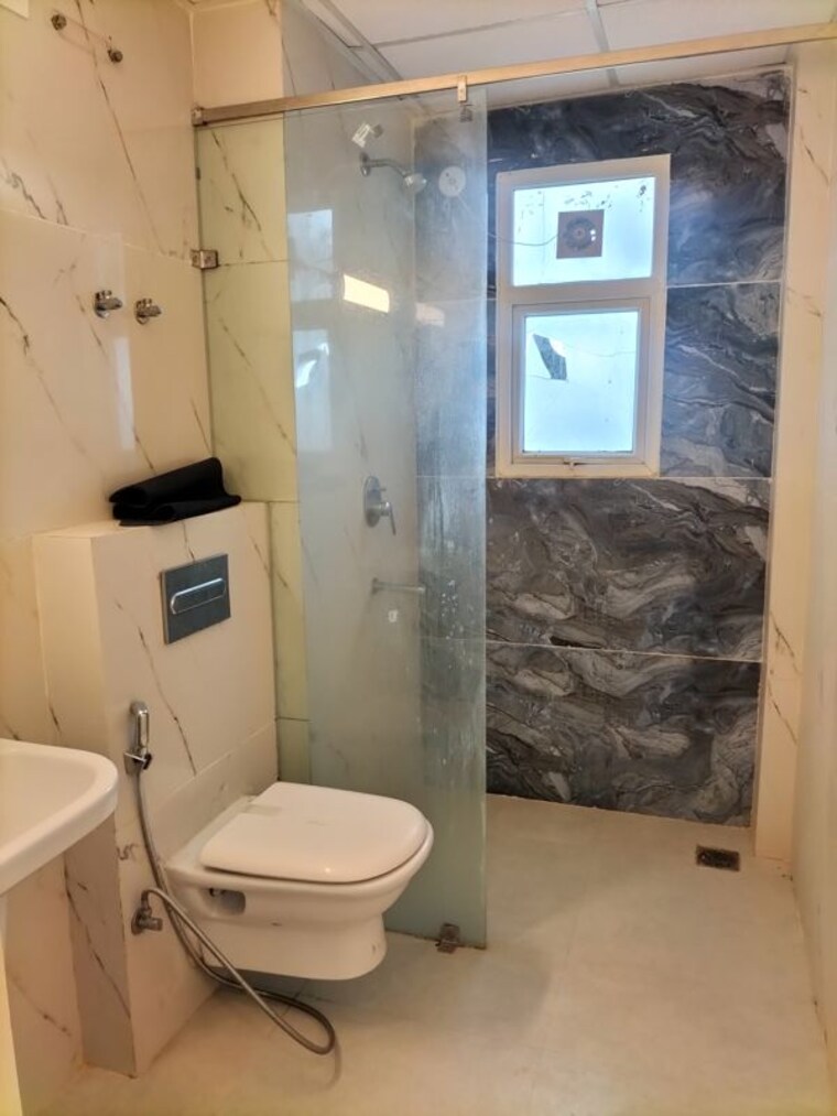 Bathroom, omaxe-the-palace 3 Bedroom 1550 Sq.Ft. Apartment In Gomti Nagar Lucknow 10664223