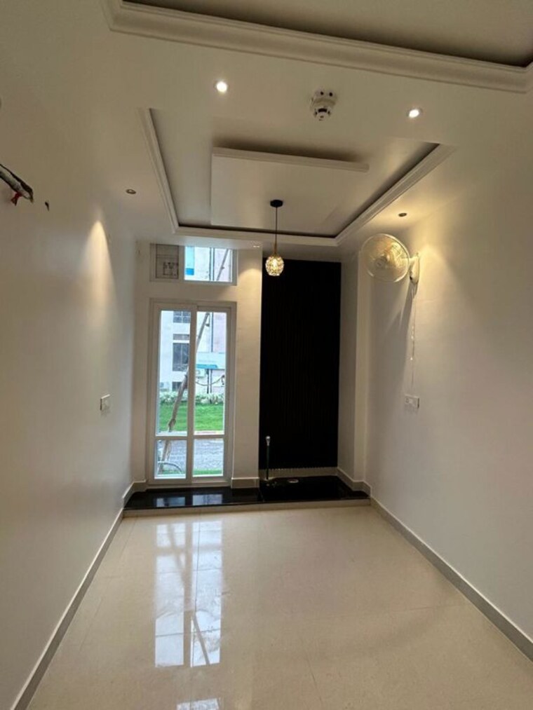 Room, sushant golf city Commercial Office Space 160 Sq.Ft. In Sushant Golf City Lucknow 10664224