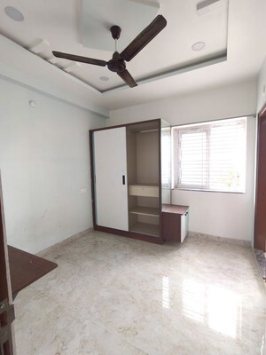 Room in 1 BHK Apartment at Golden Tulip Kondapur, Kondapur – for Rent