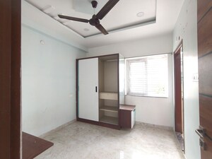 Room in 1 BHK Apartment at Golden Tulip Kondapur, Kondapur – for Rent