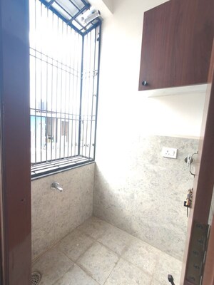 Room in 1 BHK Apartment at Golden Tulip Kondapur, Kondapur – for Rent