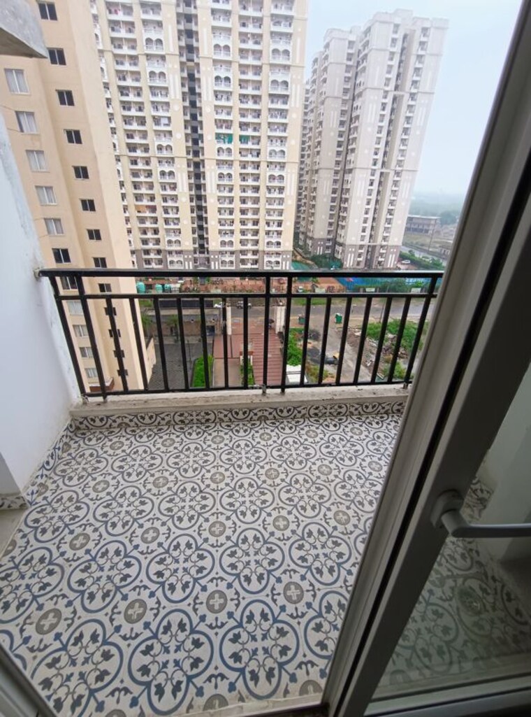 Balcony, earthcon-casa-grande-ii 2 Bedroom 1155 Sq.Ft. Apartment In Chi V Greater Noida Greater Noida 10664243