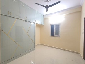 Room in 1 BHK Apartment at Golden Tulip Kondapur, Kondapur – for Rent