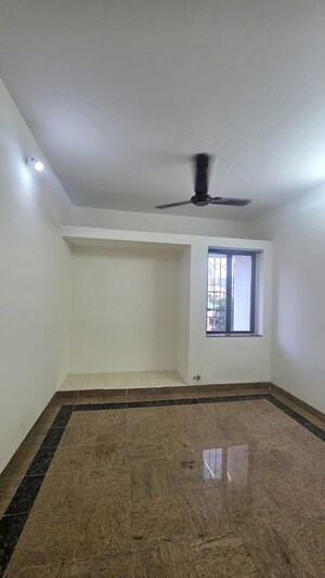 Room in 2 BHK Apartment at Triveni Vasant Vihar CHS, Vasant Vihar – for Sale