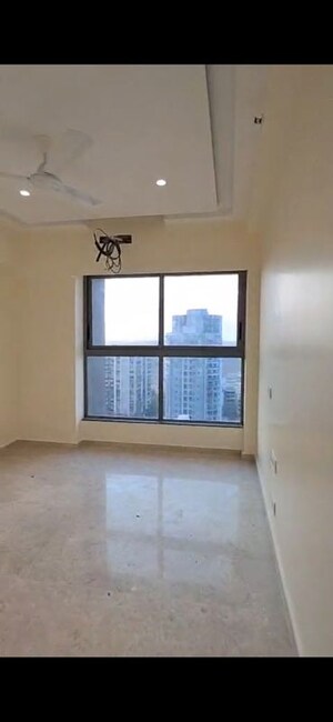 Room in 2 BHK Apartment at Sheth 72 West, Andheri West – for Rent
