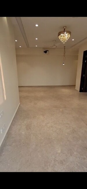 Room in 2 BHK Apartment at Sheth 72 West, Andheri West – for Rent