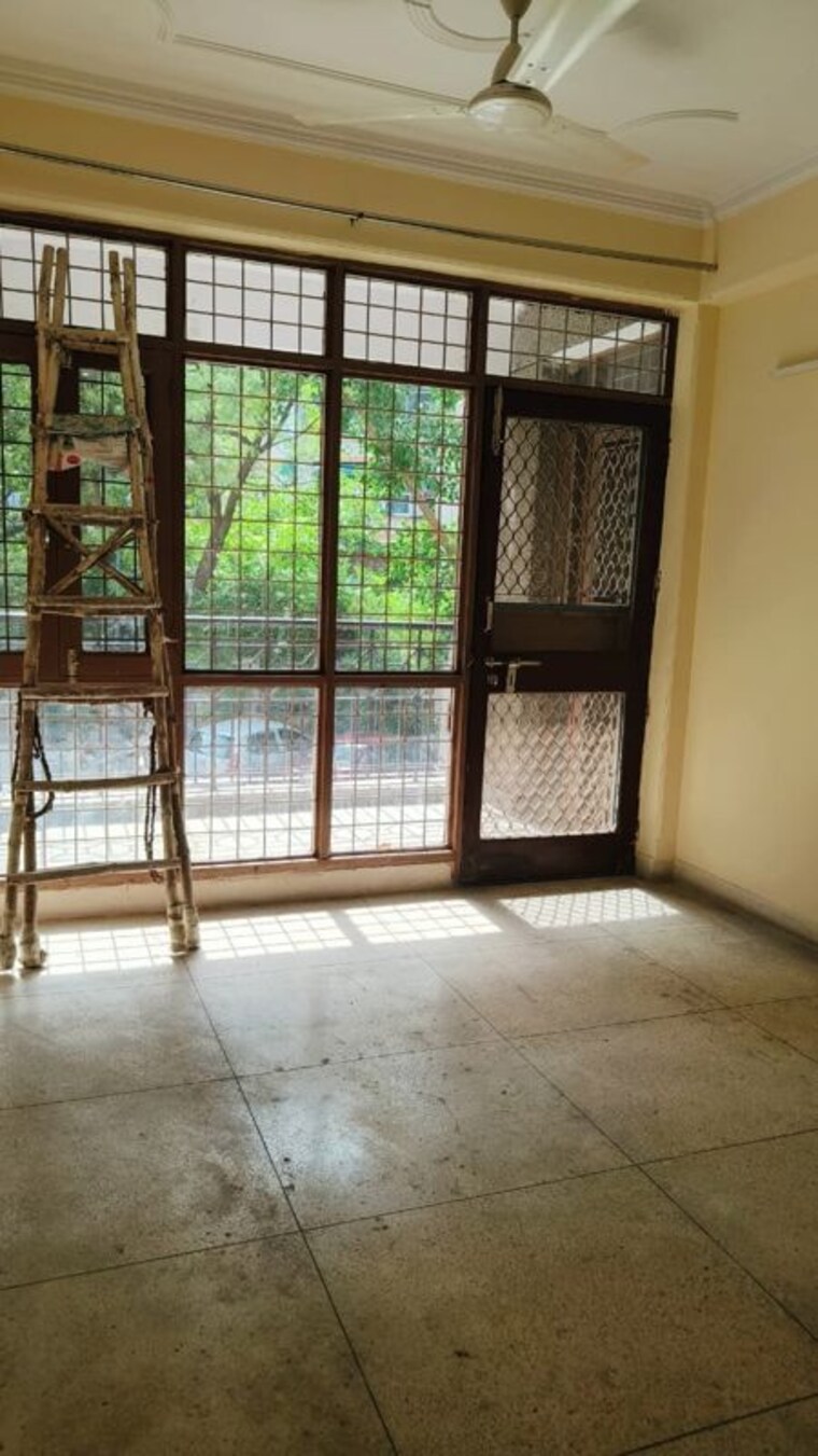 Room, sector 4 dwarka 3 Bedroom 1450 Sq.Ft. Apartment In Sector 4 Dwarka Delhi 10505830