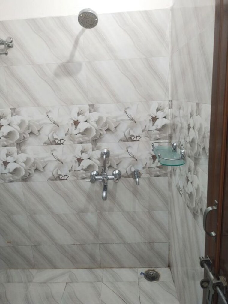Bathroom, vineet khand 2 Bedroom 1365 Sq.Ft. Independent House In Vineet Khand Lucknow 10664302