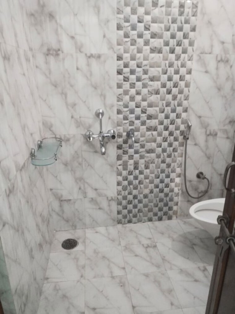 Bathroom, vineet khand 2 Bedroom 1365 Sq.Ft. Independent House In Vineet Khand Lucknow 10664302