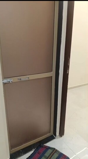 Room in 2 BHK Apartment at Reliable Contare Heights, Goregaon West – for Rent