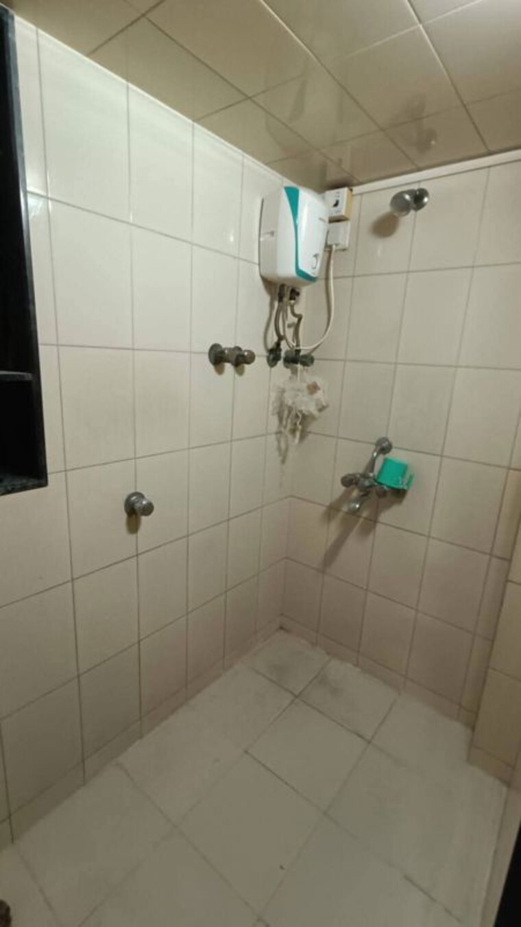 Bathroom, malad east Pg For Boys & Girls In Malad East 10664330