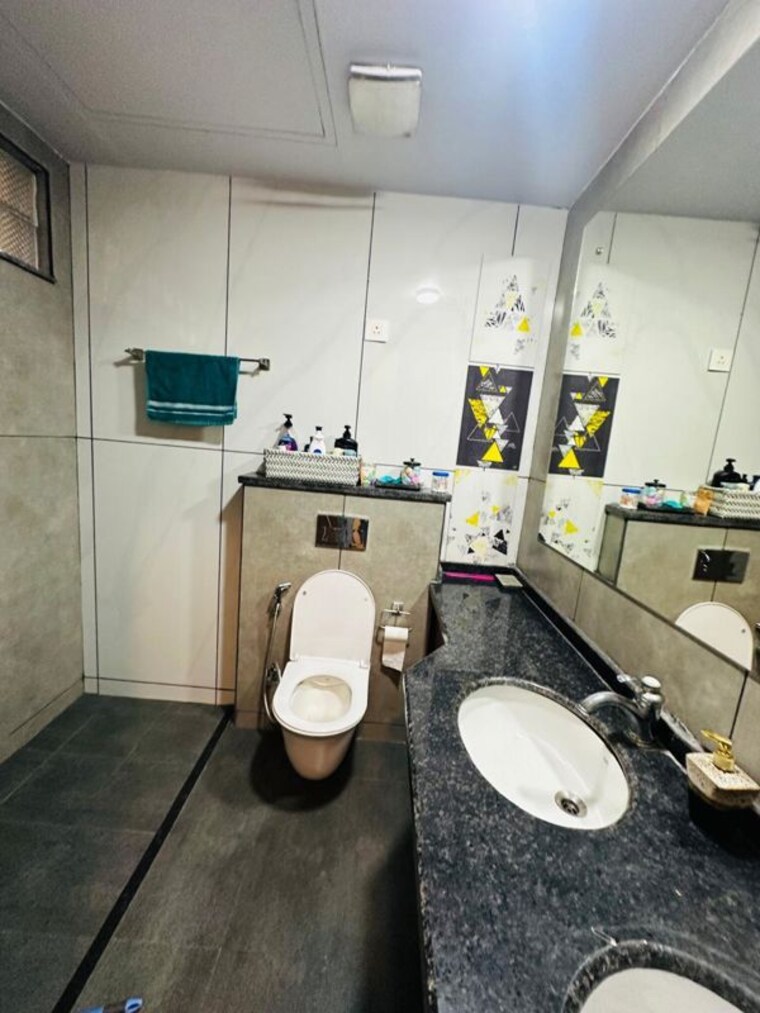 Team Area, dasnac-burj 3.5 Bedroom 2275 Sq.Ft. Apartment In Sector 75 Noida 10664351