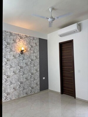 Room in 3 BHK Apartment at Smart World Orchard, Sector 61 – for Sale