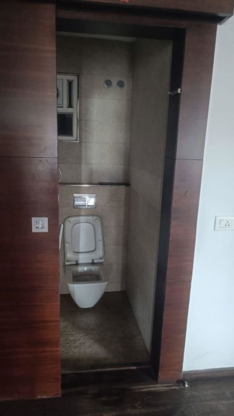Washroom, nitesh-mayfair 3 Bedroom 2500 Sq.Ft. Apartment In Mg Road Bangalore 10652431