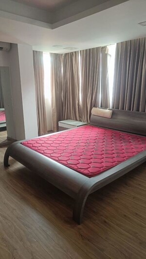 Bedroom in 3 BHK Apartment at Nitesh Mayfair, Mg Road – for Rent