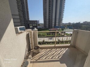 Balcony in 2.5 BHK Apartment at Pareena Micasa, Sector 68 – for Rent