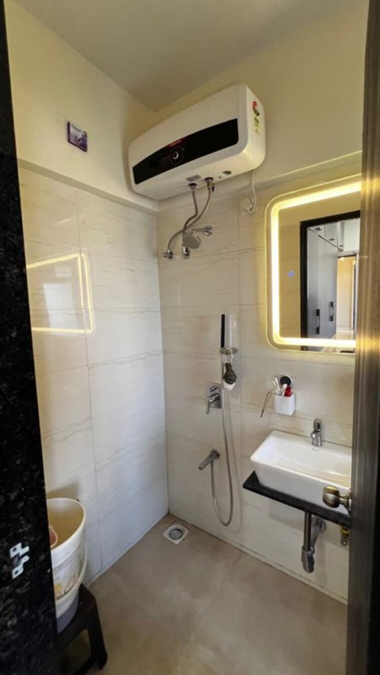 Bathroom, lodha-bel-air 2 Bedroom 696 Sq.Ft. Apartment In Jogeshwari West Mumbai 10664459