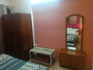 Room in 2 BHK Apartment at Andheri West – for Rent