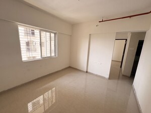 Room in 1 BHK Apartment at Panch Pakhadi – for Rent