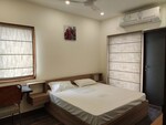 1 BHK 845 Sq.Ft. Builder Floor in Queens Plaza