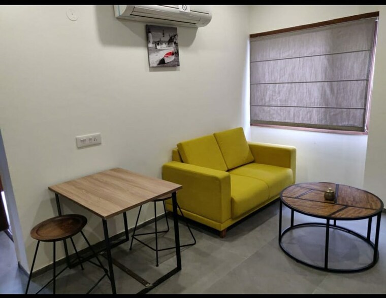 Team Area, queens-plaza 1 Bedroom 845 Sq.Ft. Builder Floor In Sector 43 Gurgaon 10664534