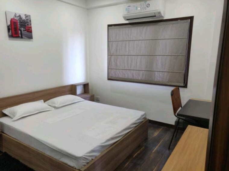 Bedroom, queens-plaza 1 Bedroom 845 Sq.Ft. Builder Floor In Sector 43 Gurgaon 10664534