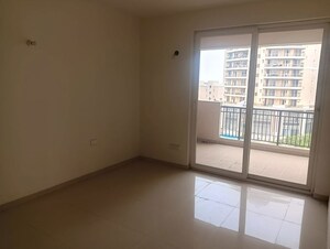 Room in 4 BHK Apartment at Ambika Florence Park, North Mullanpur – for Rent