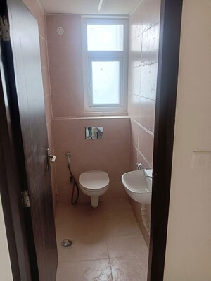 Bathroom in 4 BHK Apartment at Ambika Florence Park, North Mullanpur – for Rent