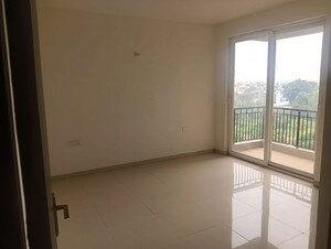 Room in 4 BHK Apartment at Ambika Florence Park, North Mullanpur – for Rent
