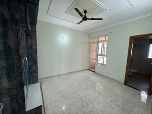 Room in 2 BHK Apartment at Jaypee Klassic Shaurya, Sector 134 – for Rent