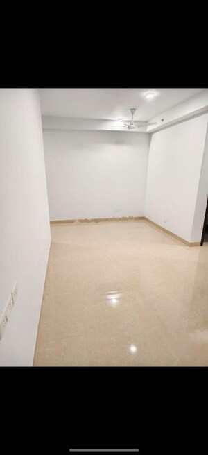 Room in 2 BHK Apartment at Risland The Icon, Dhokali – for Rent