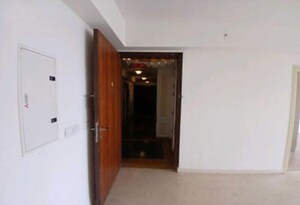 Room in 3 BHK Apartment at DLF Regal Gardens, Sector 90 – for Rent