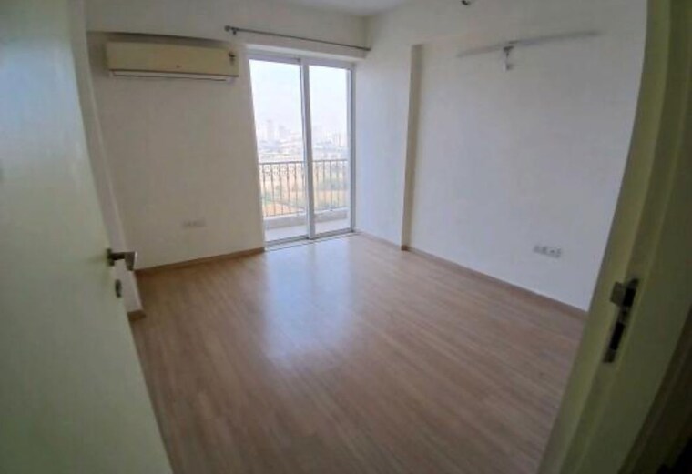 Room, dlf-regal-gardens 3 Bedroom 1818 Sq.Ft. Apartment In Sector 90 Gurgaon 10664575