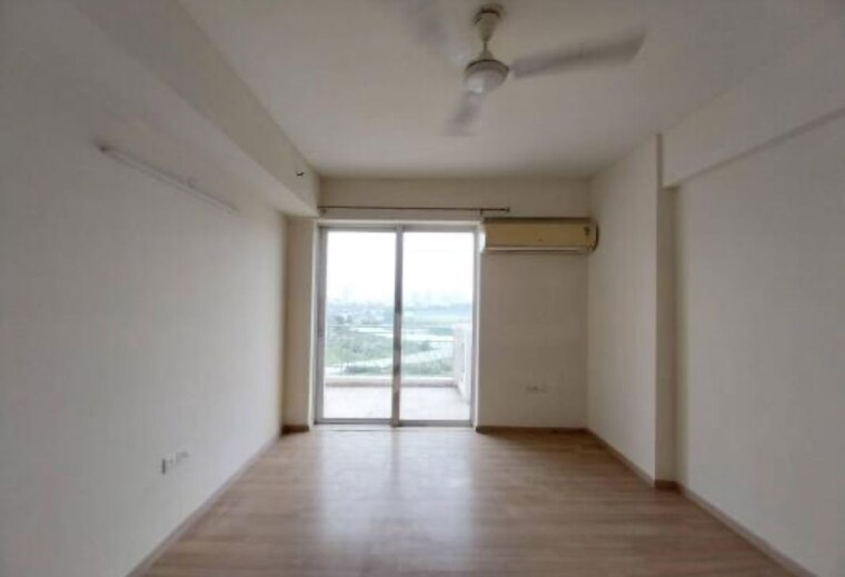Room, dlf-regal-gardens 3 Bedroom 1818 Sq.Ft. Apartment In Sector 90 Gurgaon 10664575