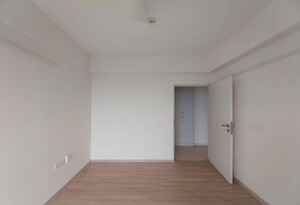 Room in 3 BHK Apartment at DLF Regal Gardens, Sector 90 – for Rent