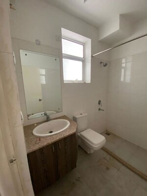 Bathroom in 3 BHK Apartment at DLF Central Square, North Mullanpur – for Rent