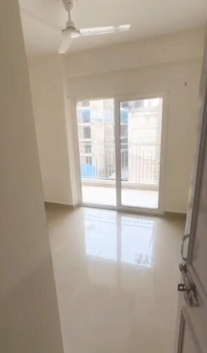 Room in 2 BHK Apartment at GLS Avenue 81, Sector 81 – for Rent