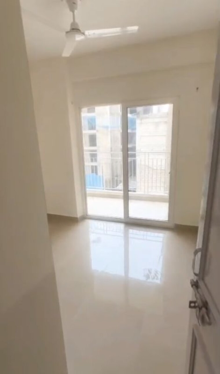 Room, gls-avenue-81 2 Bedroom 581 Sq.Ft. Apartment In Sector 81 Gurgaon 10664606