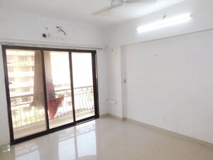 Bedroom in 2.5 BHK Apartment at Prime Rose Apartment Andheri West, Andheri West – for Rent