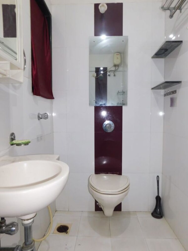 Bathroom, prime-rose-apartment-andheri-west 2.5 Bedroom 1000 Sq.Ft. Apartment In Andheri West Mumbai 10664226