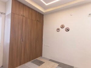 Room in 2.5 BHK Apartment at Raghuram The Vue Residences, Puppalaguda – for Rent
