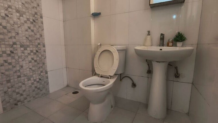 Bathroom, supertech-cape-town 2 Bedroom 1150 Sq.Ft. Apartment In Sector 74 Noida 10664604