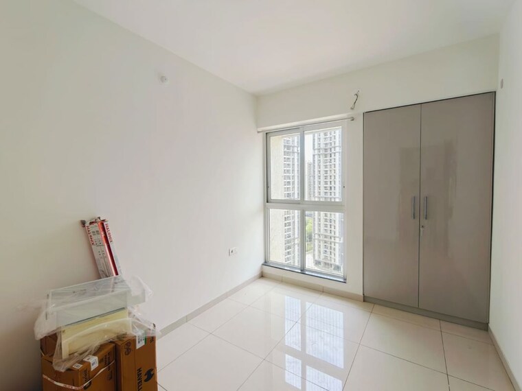 Kitchen, godrej-emerald 3 Bedroom 908 Sq.Ft. Apartment In Ghodbunder Road Thane 10664662