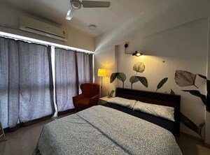 Bedroom in 2 BHK Apartment at Mahim West – for Sale