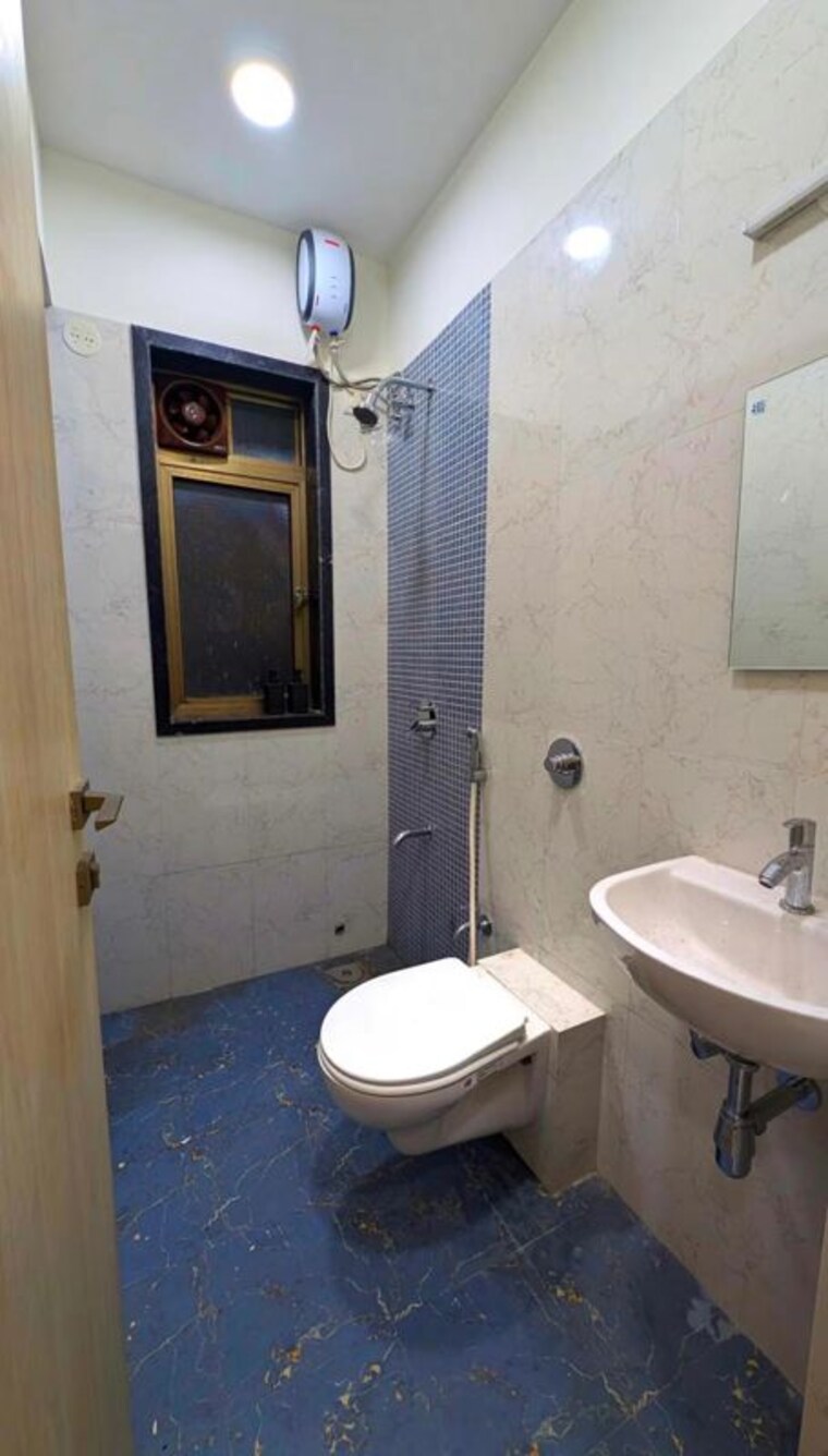 Bathroom, mahim west 2 Bedroom 735 Sq.Ft. Apartment In Mahim West Mumbai 10664681