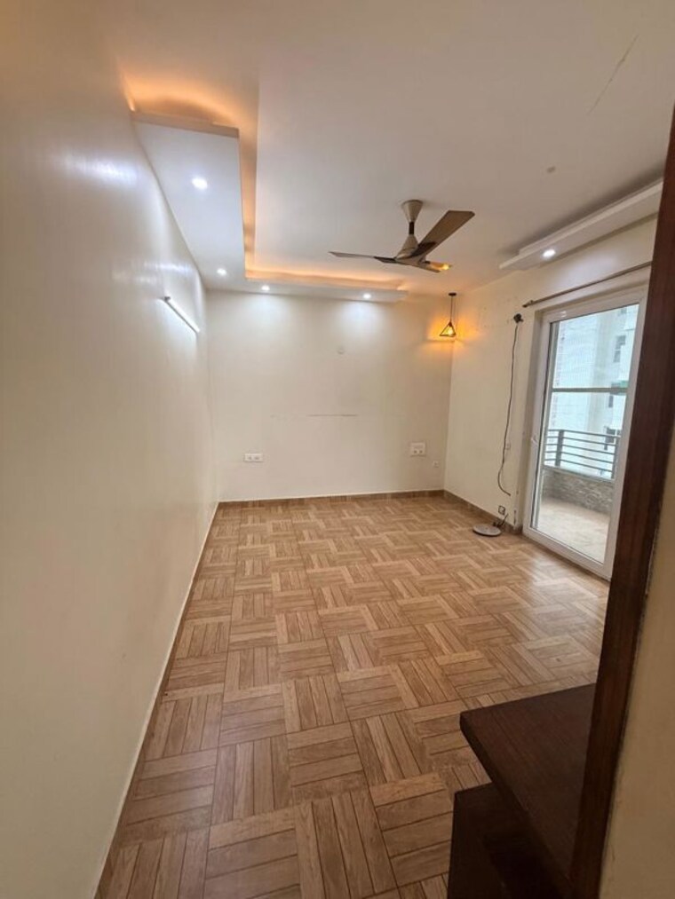 Room, puri-pranayam 3.5 Bedroom 2184 Sq.Ft. Apartment In Sector 82 Faridabad 10664685
