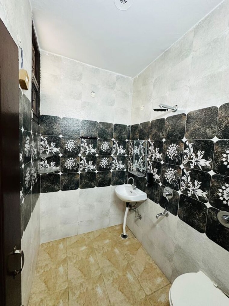Team Area, ambala highway 2 Bedroom 1050 Sq.Ft. Builder Floor In Ambala Highway Zirakpur 10664712