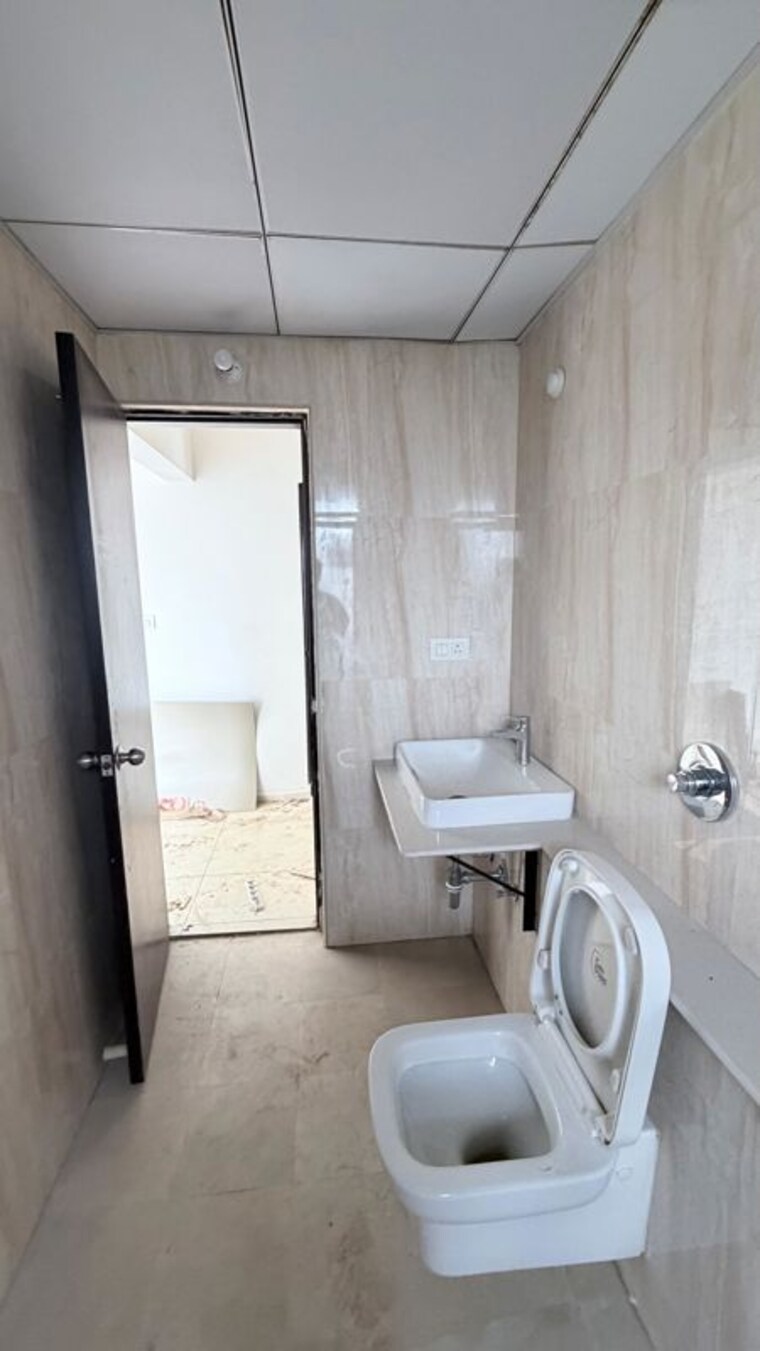 Bathroom, cybercity-marina-skies 3 Bedroom 2000 Sq.Ft. Apartment In Hi Tech City Hyderabad 10664757