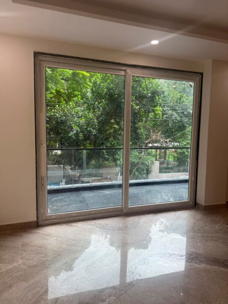 Room, sector 15 4 Bedroom 263 Sq.Yd. Builder Floor In Sector 15 Gurgaon 10664793