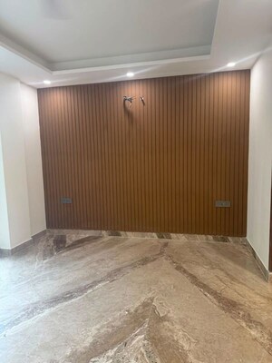 Room in 4 BHK Builder Floor at Sector 15 – for Sale